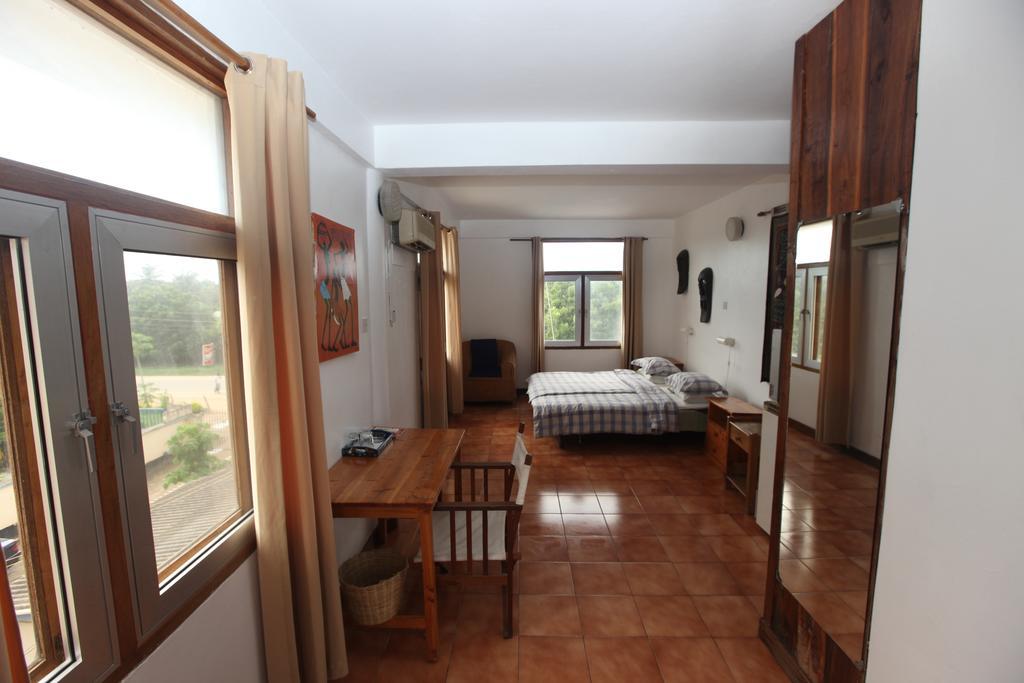 Q-Bar & Guesthouse Dar es Salaam Pokój zdjęcie