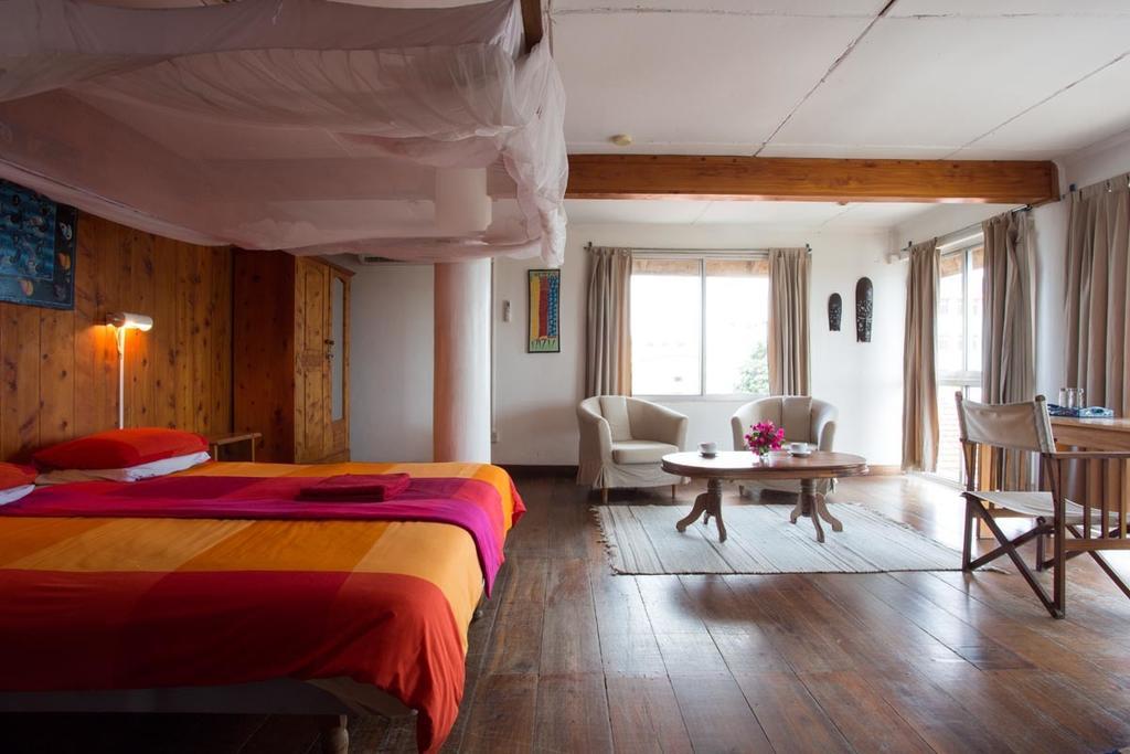 Q-Bar & Guesthouse Dar es Salaam Pokój zdjęcie