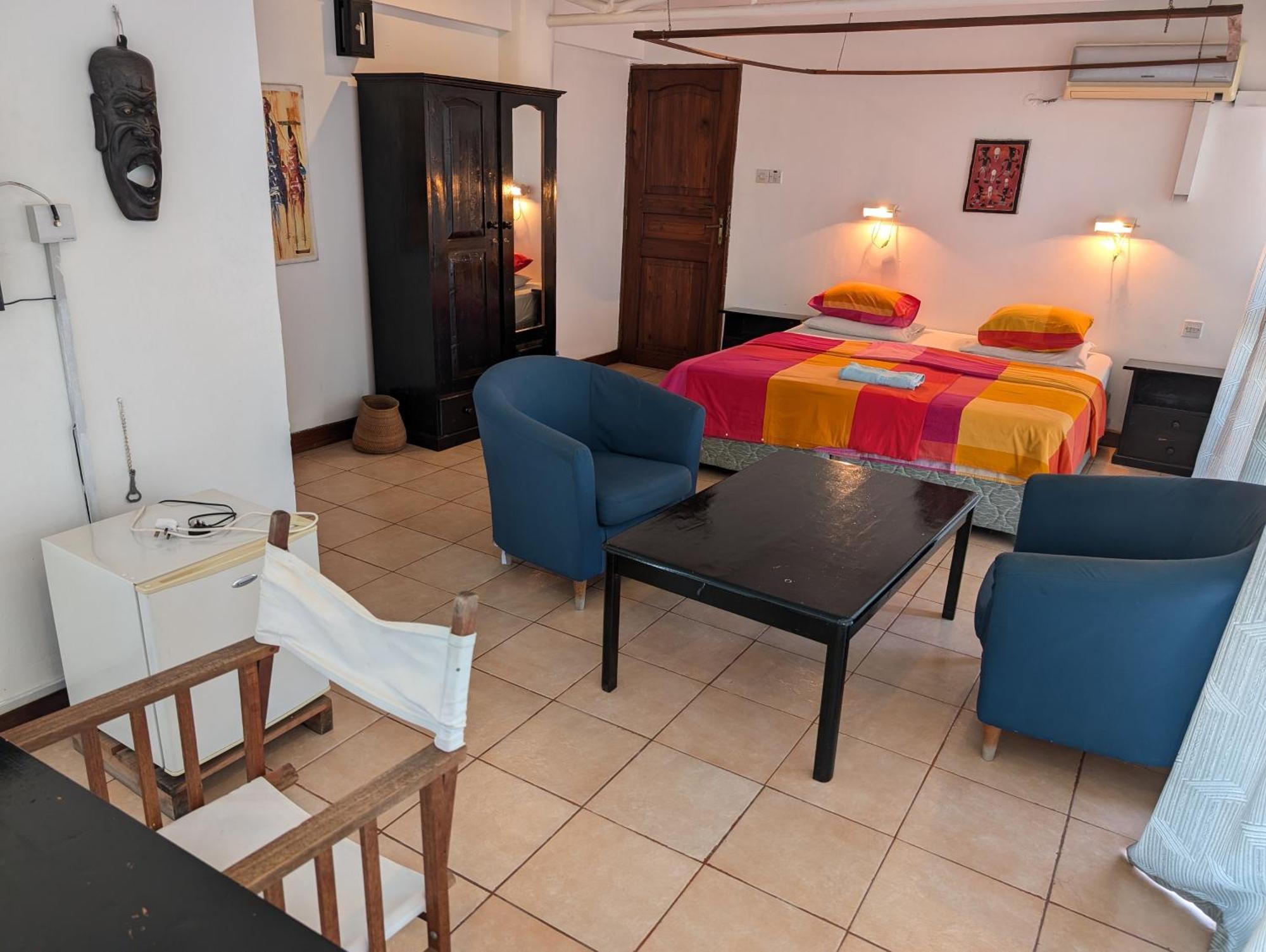 Q-Bar & Guesthouse Dar es Salaam Zewnętrze zdjęcie