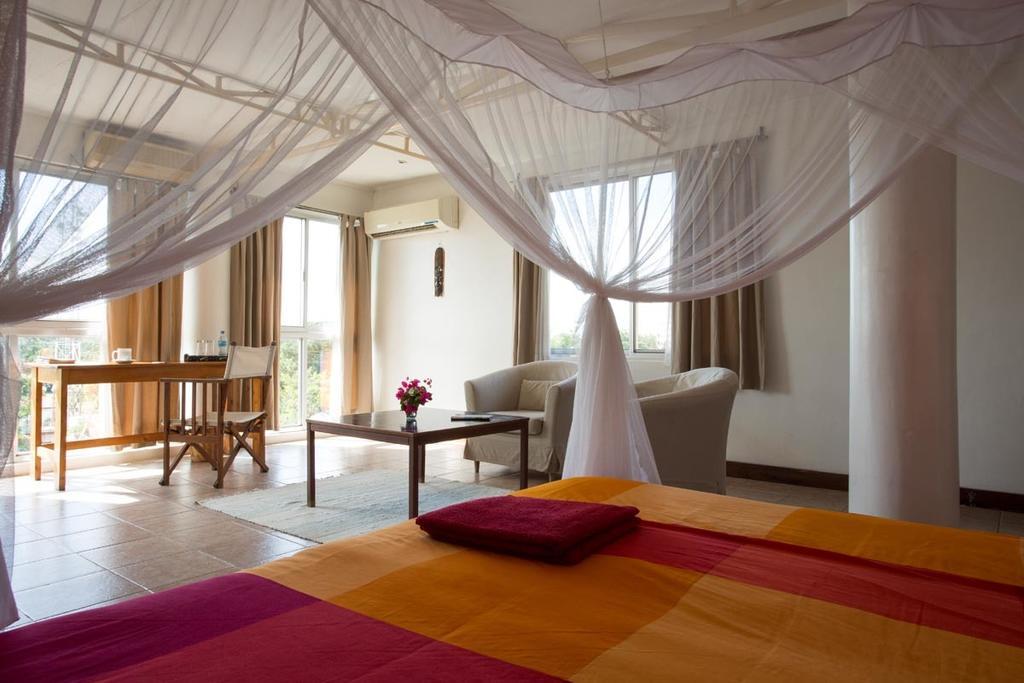 Q-Bar & Guesthouse Dar es Salaam Zewnętrze zdjęcie