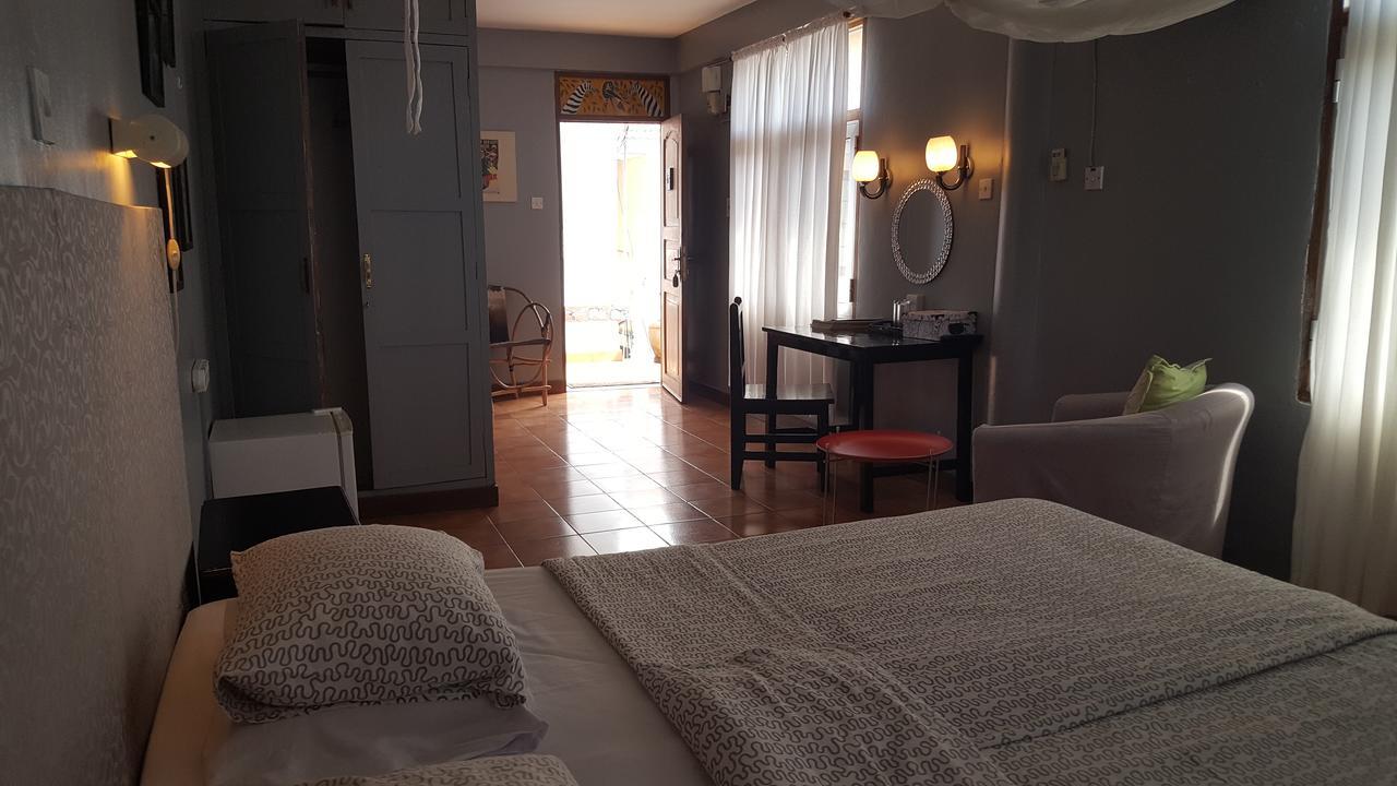 Q-Bar & Guesthouse Dar es Salaam Zewnętrze zdjęcie