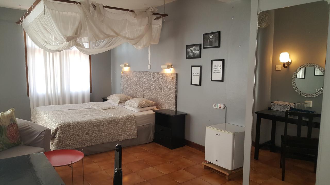 Q-Bar & Guesthouse Dar es Salaam Zewnętrze zdjęcie